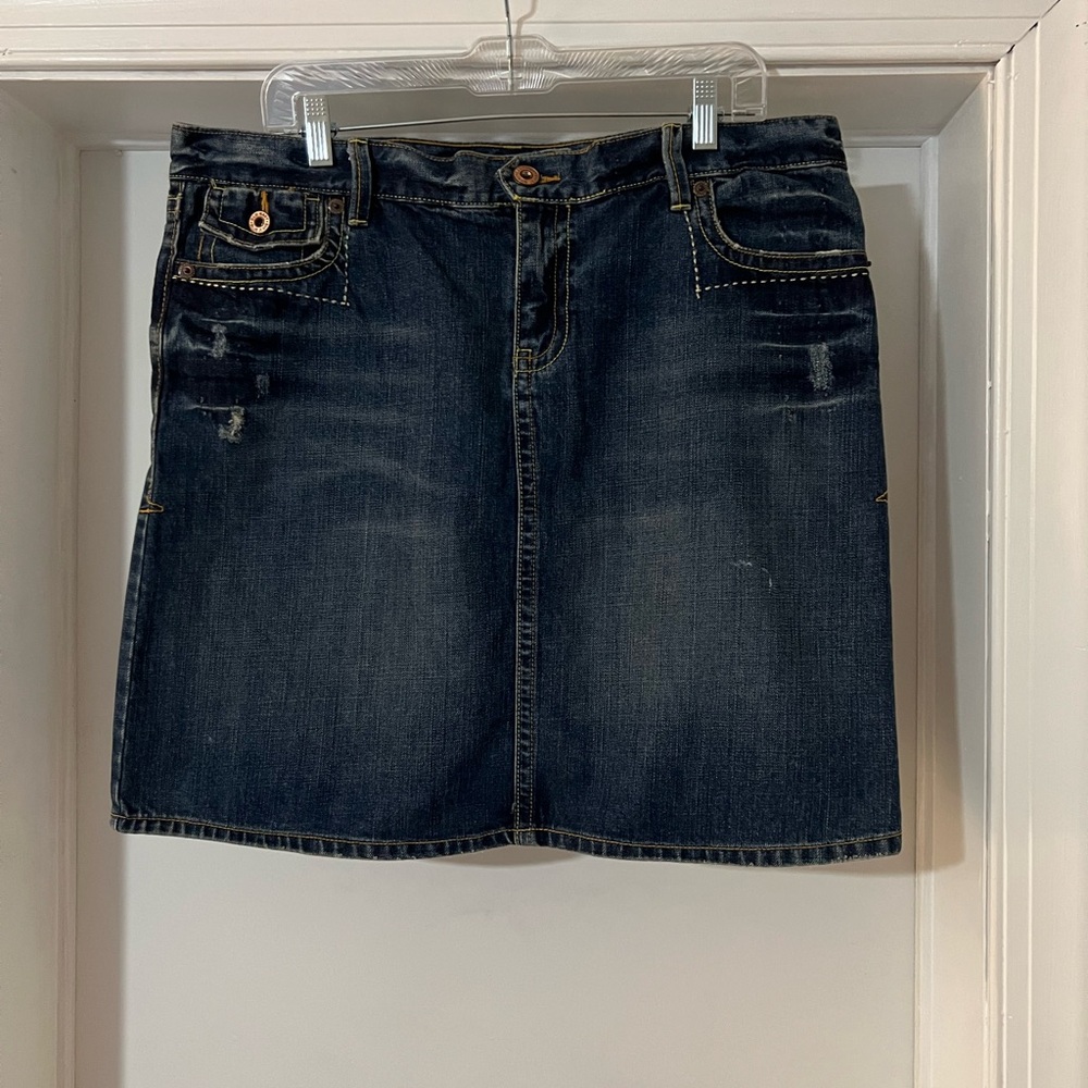 Old Navy Denim Distressed 5-Pocket Mini Skirt Button Zipper Womens 14 NWOT